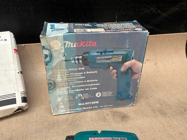 Makita gipsschroefmachine en accu schroefboormachine - afbeelding 8 van  9