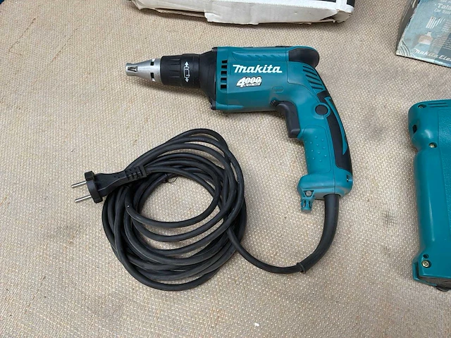 Makita gipsschroefmachine en accu schroefboormachine - afbeelding 3 van  9