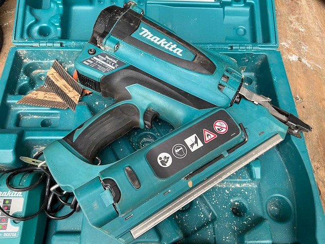 Makita gn900se accu tacker - afbeelding 2 van  2