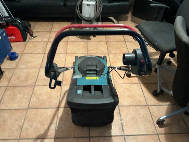 Makita grasmaaier - afbeelding 2 van  4