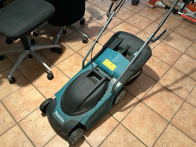 Makita grasmaaier - afbeelding 1 van  4