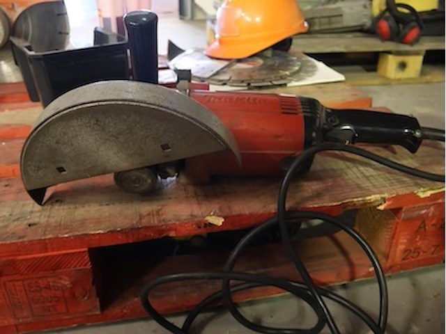 Makita haakse slijper - afbeelding 2 van  3