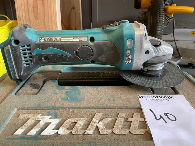 Makita haakse slijpmachine (2x) - afbeelding 6 van  9