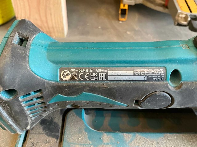 Makita haakse slijpmachine (2x) - afbeelding 7 van  9