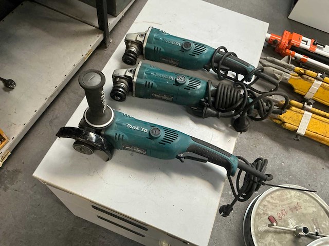 Makita haakse slijpmachine (3x) - afbeelding 1 van  6