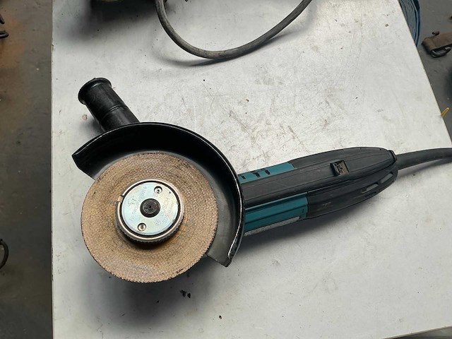 Makita haakse slijpmachine (3x) - afbeelding 2 van  6