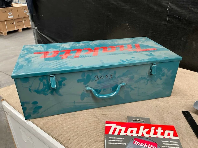 Makita haakse slijpmachine - afbeelding 6 van  7
