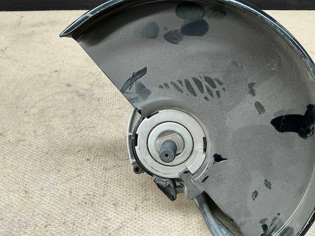 Makita haakse slijpmachine - afbeelding 1 van  4