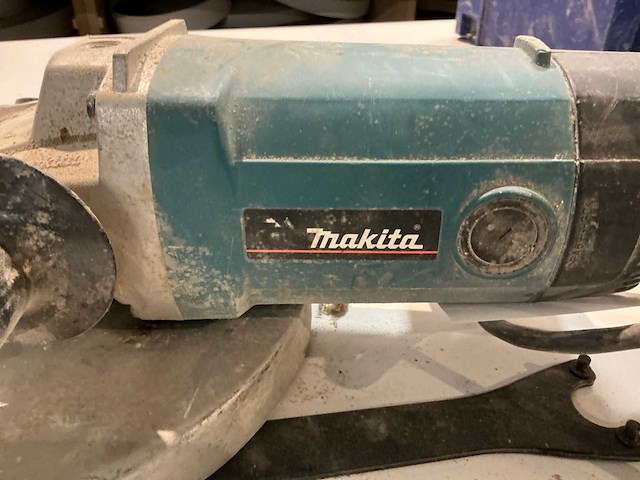 Makita haakse slijpmachine - afbeelding 3 van  4