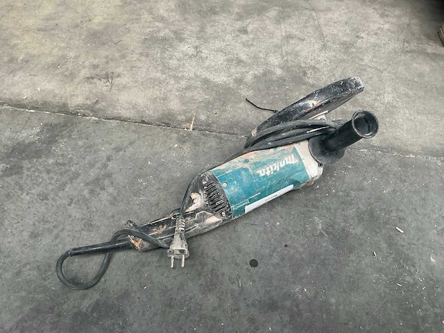 Makita haakse slijpmachine - afbeelding 2 van  3