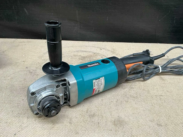 Makita haakse slijpmachine - afbeelding 1 van  7