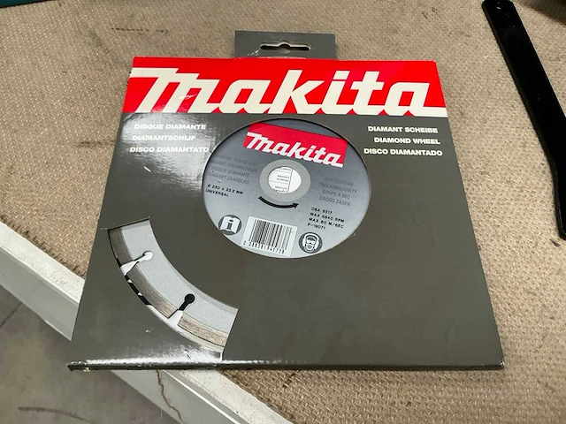 Makita haakse slijpmachine - afbeelding 5 van  7