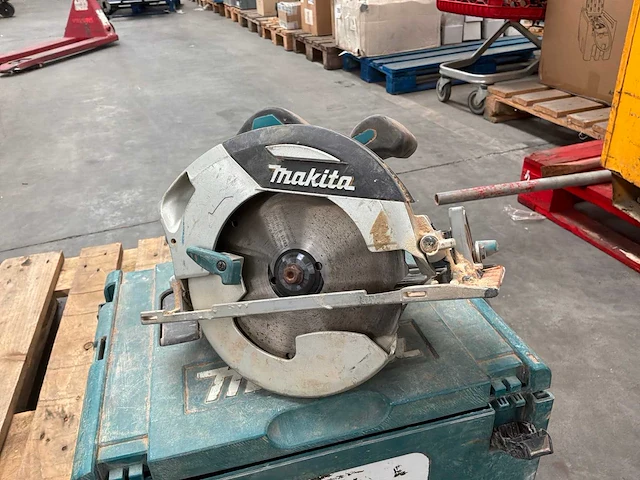 Makita hs7101 handcirkelzaag - afbeelding 1 van  4