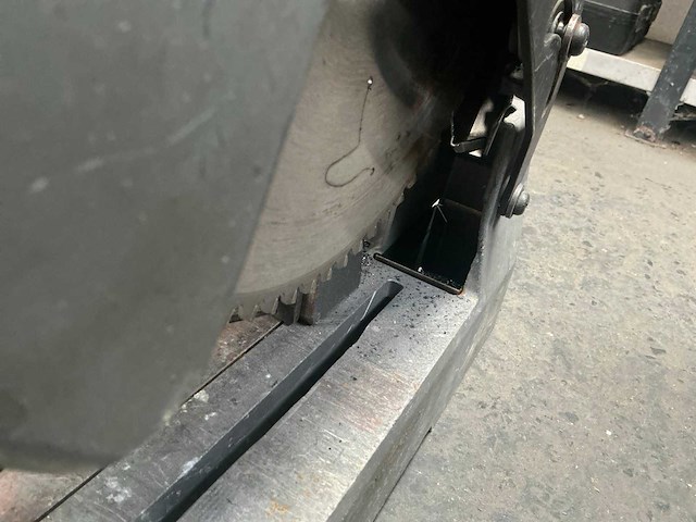 Makita lc1230 afkortcirkelzaagmachine - afbeelding 5 van  6