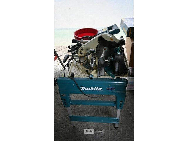 Makita lf1000 flip-over tafel- en verstekzaag - afbeelding 1 van  3
