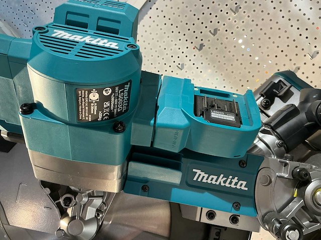 Makita ls003g afkortcirkelzaagmachine met wst06 statief - afbeelding 2 van  3