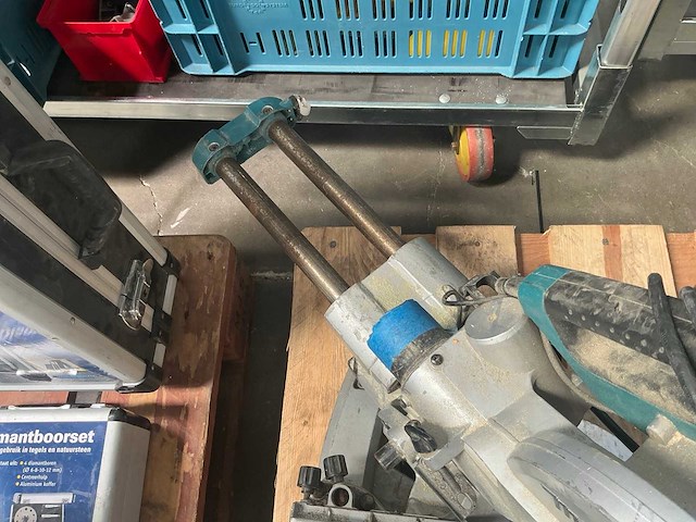 Makita ls0815fl afkortcirkelzaagmachine - afbeelding 5 van  5
