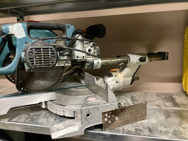Makita ls0815fl afkortzaag - afbeelding 2 van  6