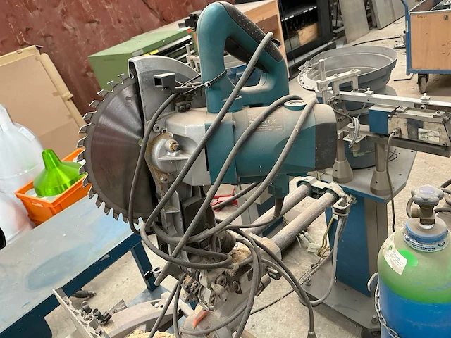 Makita ls1018l afkortcirkelzaagmachine - afbeelding 6 van  10