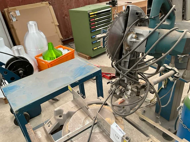 Makita ls1018l afkortcirkelzaagmachine - afbeelding 7 van  10