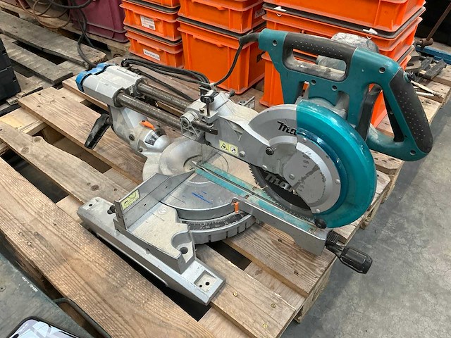 Makita ls1018l radiaalafkortzaagmachine - afbeelding 1 van  7