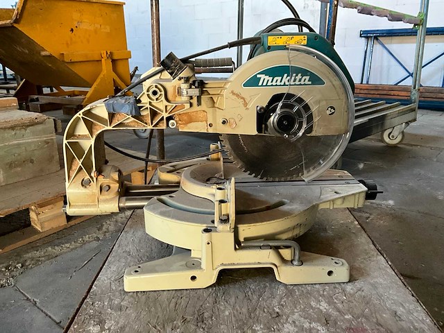 Makita ls1214f afkortcirkelzaagmachine - afbeelding 2 van  7