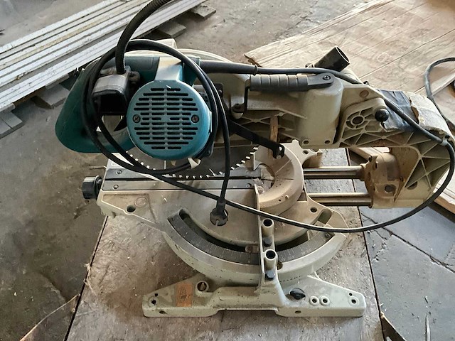 Makita ls1214f afkortcirkelzaagmachine - afbeelding 4 van  7