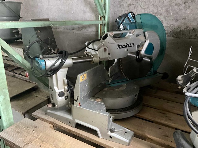 Makita ls1216fl afkortzaag/verstekzaag - afbeelding 1 van  11