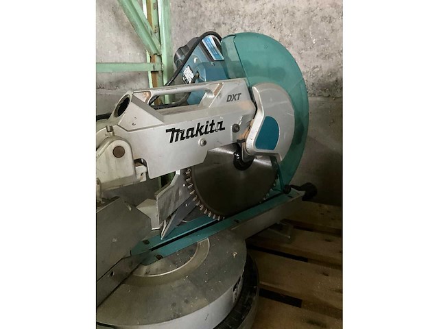 Makita ls1216fl afkortzaag/verstekzaag - afbeelding 9 van  11