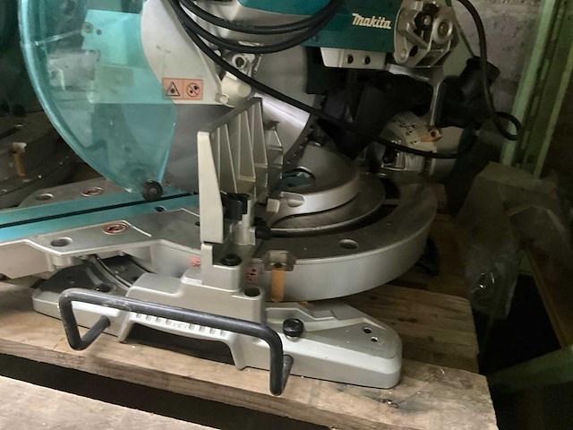 Makita ls1219l afkortzaag/verstekzaag - afbeelding 7 van  12