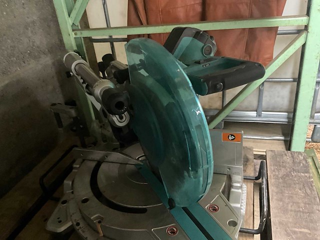 Makita ls1219l afkortzaag/verstekzaag - afbeelding 11 van  12