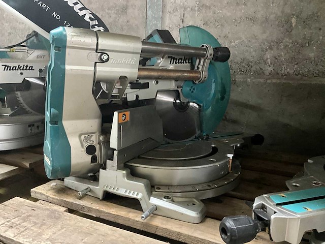 Makita ls1219l afkortzaag/verstekzaag - afbeelding 1 van  11