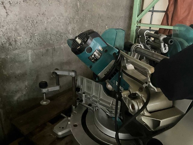 Makita ls1219l afkortzaag/verstekzaag - afbeelding 7 van  11