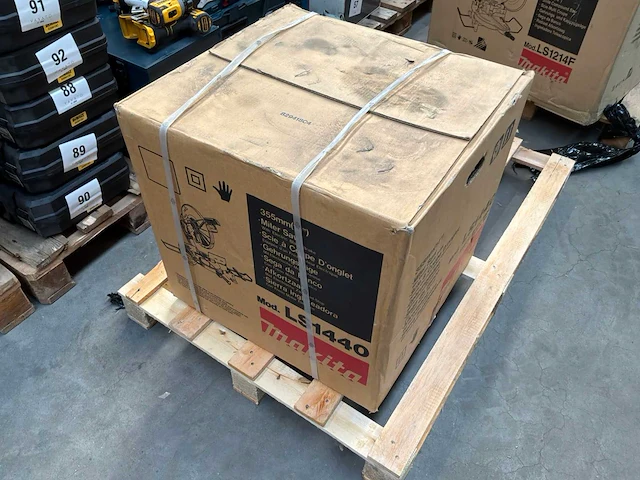 Makita ls1440 afkortcirkelzaagmachine - afbeelding 3 van  4