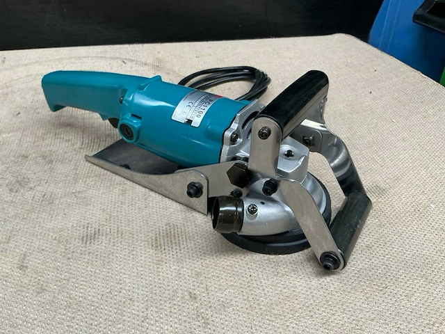 Makita pc1100 betonschaaf - afbeelding 6 van  7