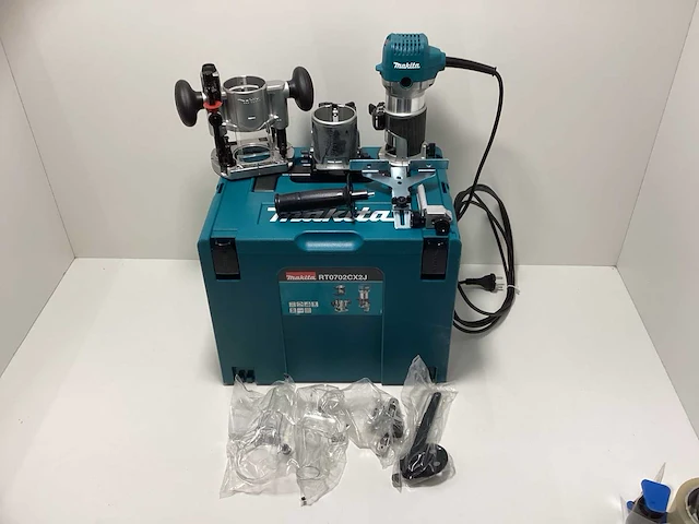 Makita rt0702cx2j boven- en kantenfrees set (in m-box) - afbeelding 5 van  13