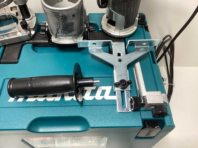Makita rt0702cx2j boven- en kantenfrees set (in m-box) - afbeelding 11 van  13