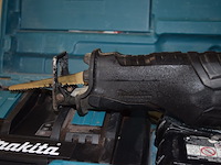 Makita schrobzaag met dubbele batterij - afbeelding 6 van  9