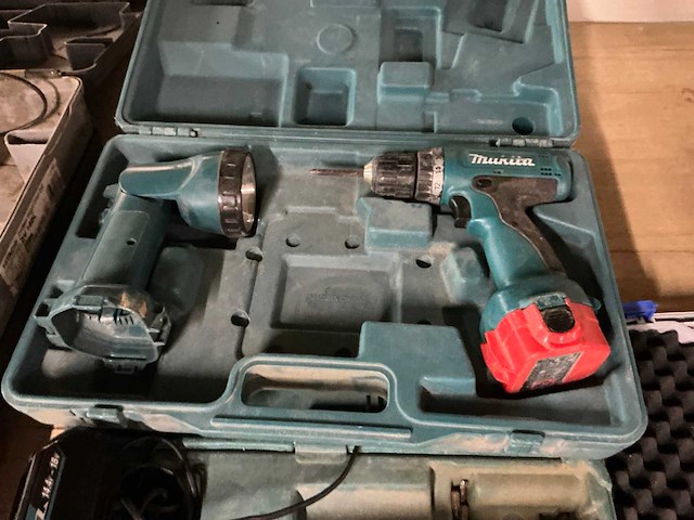 Makita schroefboormachine (2x) - afbeelding 2 van  3