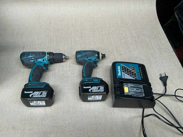 Makita schroefboormachine (2x) - afbeelding 1 van  5