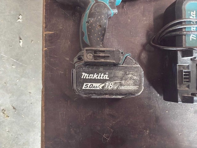 Makita schroefmachine, klopschroefmachine, lamp - afbeelding 4 van  9