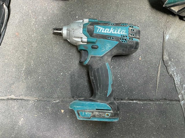 Makita slagmoersleutel en haakse slijper - afbeelding 2 van  6