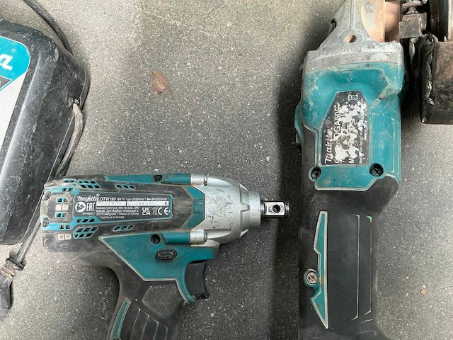 Makita slagmoersleutel en haakse slijper - afbeelding 4 van  6