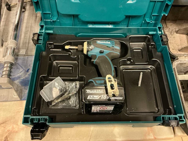 Makita slagmoersleutel - afbeelding 1 van  3