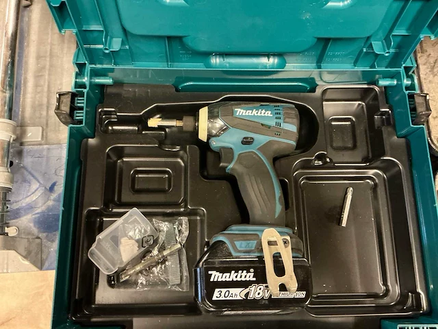 Makita slagmoersleutel - afbeelding 2 van  3