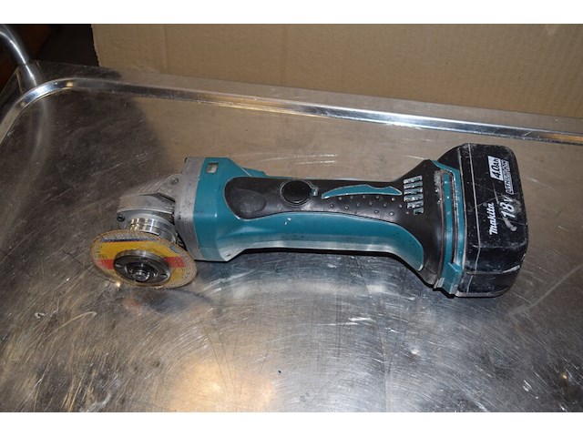 Makita slijpmachine op batterij 18v zonder lader - afbeelding 1 van  5