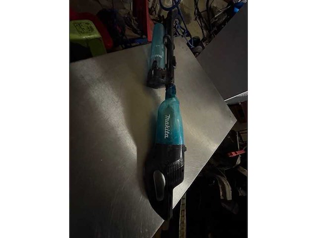 Makita stofzuiger - various garage tools - afbeelding 6 van  6