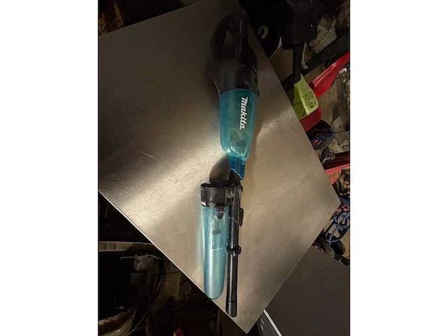 Makita stofzuiger - various garage tools - afbeelding 1 van  6
