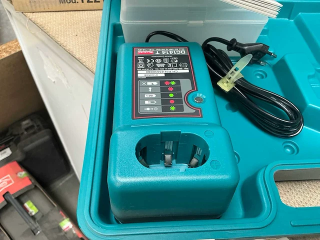 Makita t221d tacker - afbeelding 5 van  8