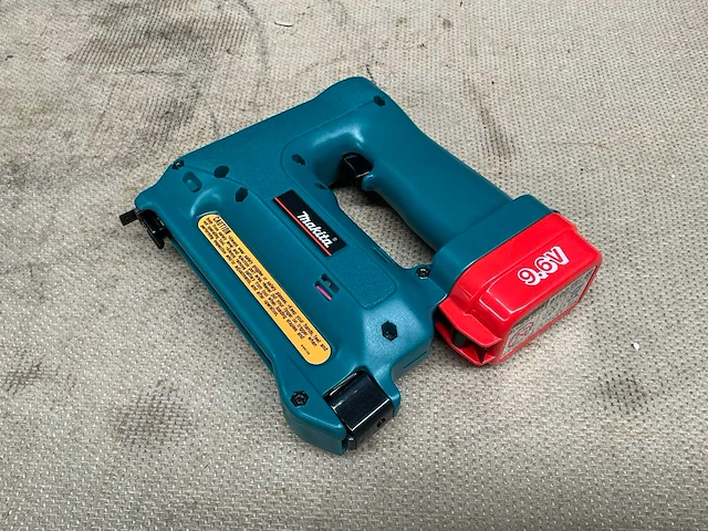 Makita t221d tacker - afbeelding 1 van  8